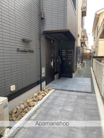 DーRESIDENCE中央公園の玄関写真