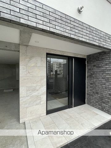 LIVEASE KITAMARUYAMA(リヴィースキタマルヤマの玄関写真