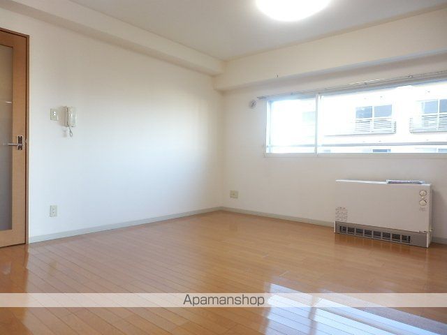 PEACE AVENUE SHIRASAKIの内装写真