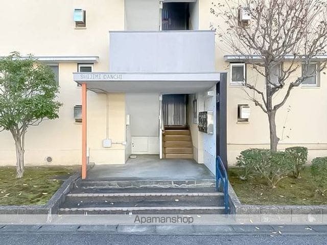 ビレッジハウス志染10号棟の玄関写真