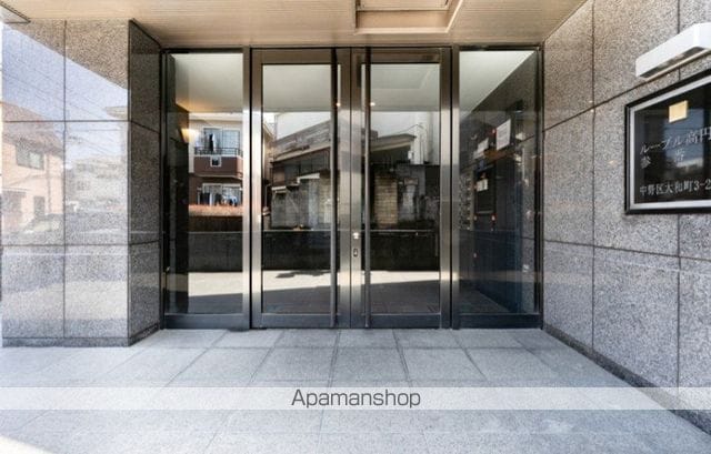 ルーブル高円寺参番館の玄関写真