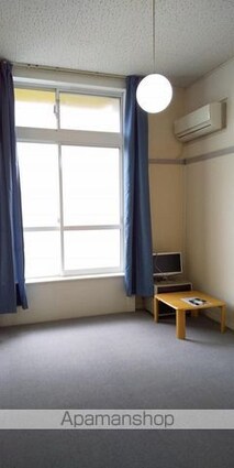 レオパレスシャトル[1K/20.37m2]のリビング・居間1