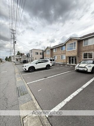 グランテールⅡ[1LDK/41.26m2]の駐車場