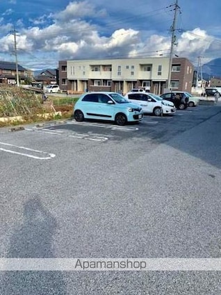 ソレイユ　イズミⅠ[1LDK/44.18m2]の駐車場1