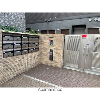 ラプレジオ[1K/23.63m2]のエントランス