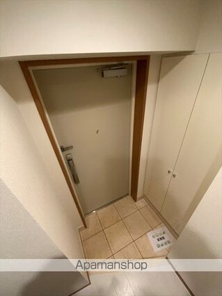 ライジングプレイス町屋[1DK/34.35m2]の玄関