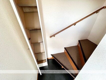 レオパレスかりがね[1K/21.65m2]の玄関