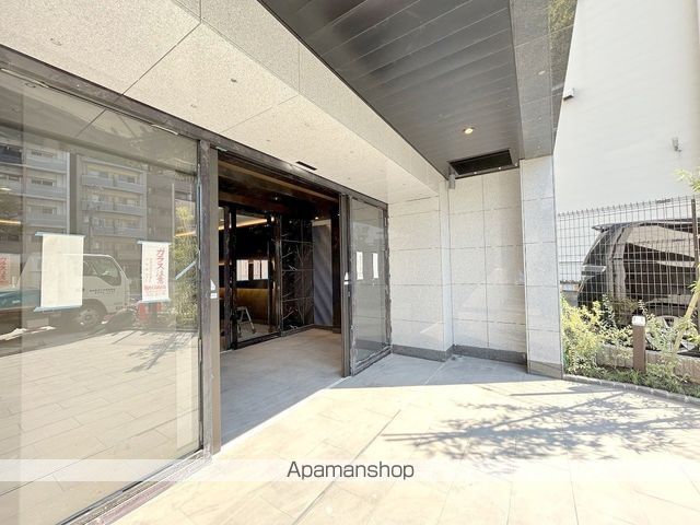PRESSANCEDAIKOKUTYOラヴェニールの玄関写真