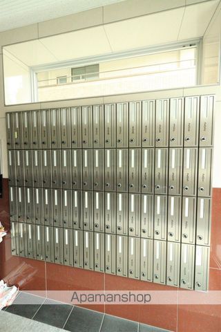 ラヴィータ410の玄関写真