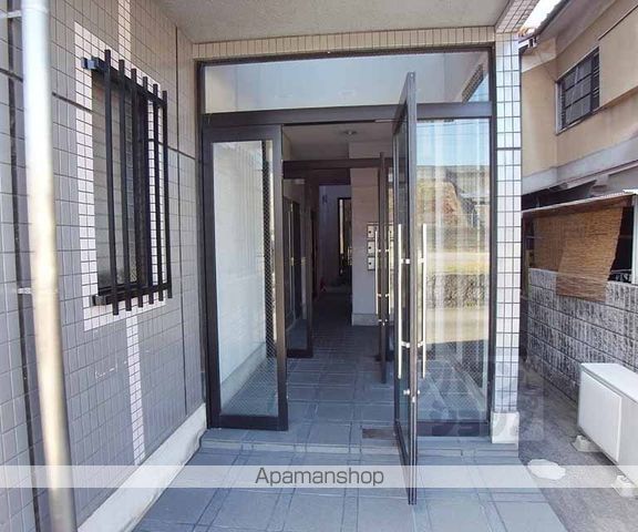 ヴィラトレゾールIIIの玄関写真