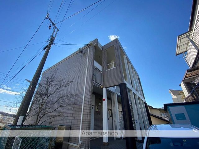 レオパレスシャルマンの玄関写真