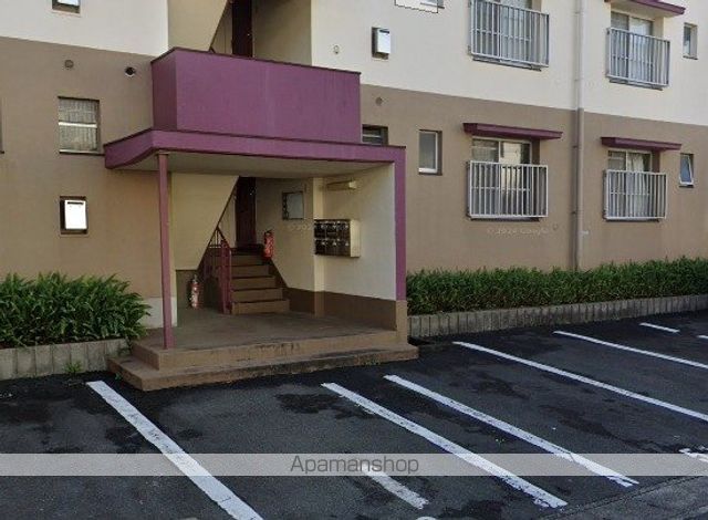 サンシャイン丸松の玄関写真