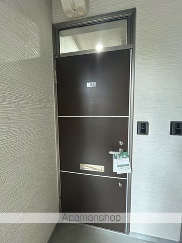 THREE ARROWSの内装写真