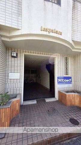 アバンティ奉還町の玄関写真