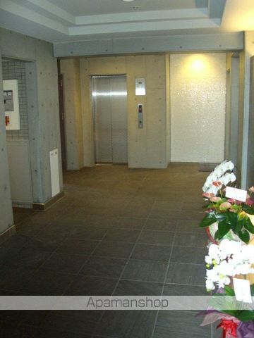 TRIーSTAGEの玄関写真