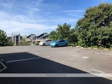 レオパレスカッチャン[1K/19.87m2]の駐車場