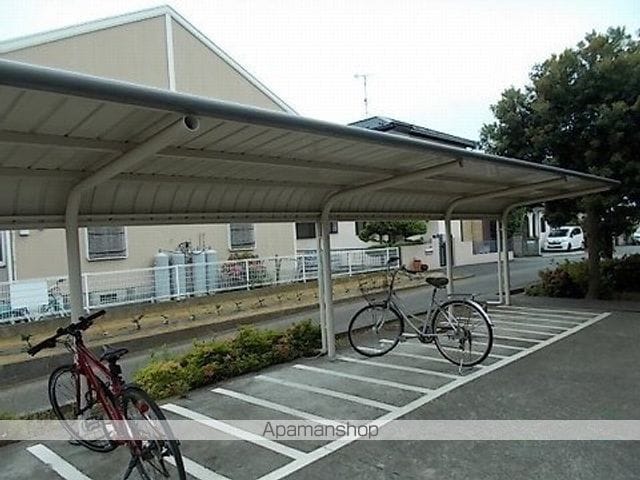 レオパレスベルヴィル湘南の玄関写真