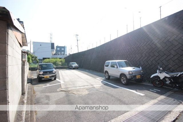 チェリス牛田[1K/20m2]の駐車場