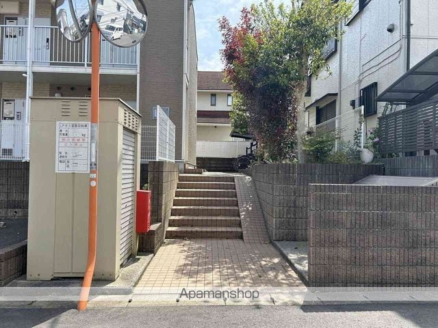 レオパレス南逆井の玄関写真