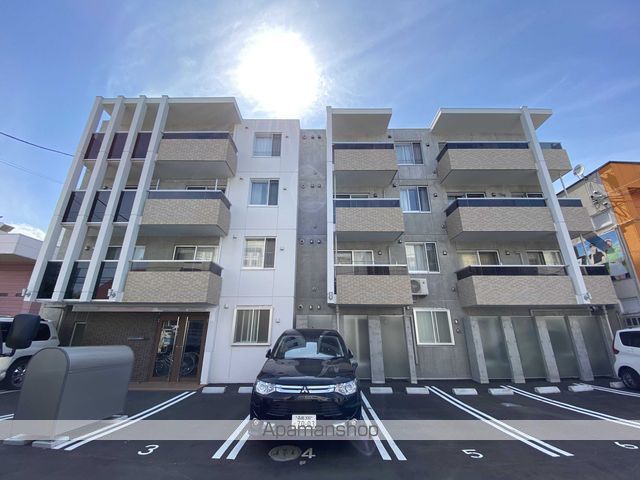 メニーズコート栄町プレミアの外観写真