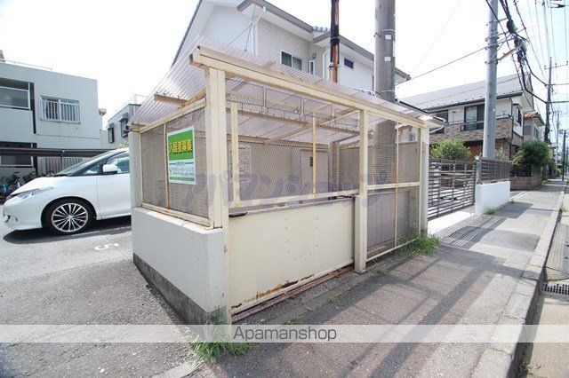 若葉グリーンプラザ八番館の玄関写真