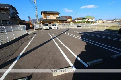 香川県高松市国分寺町新名[2DK/45.33m2]の駐車場