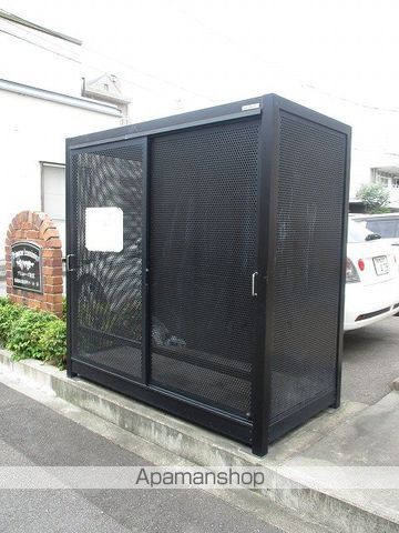 プリムローズ 泉宮 Aの玄関写真