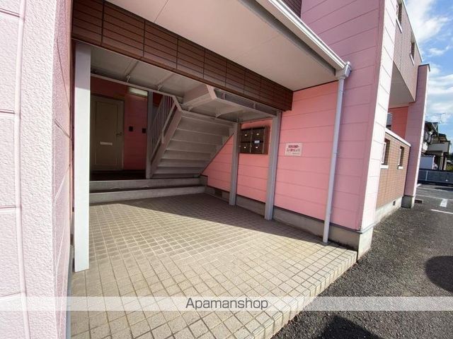 ビレッジパストラルA・B・C・Dの玄関写真