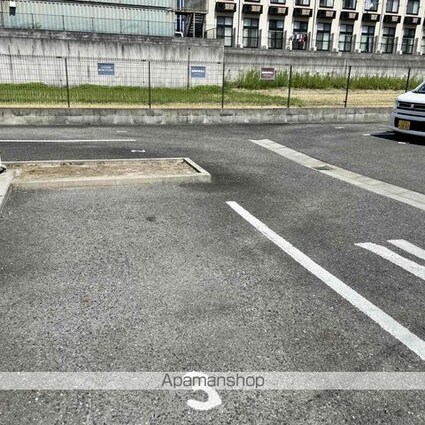 滋賀県大津市今堅田２丁目[2LDK/56.74m2]の駐車場2