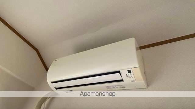 コマンドモジュールの内装写真