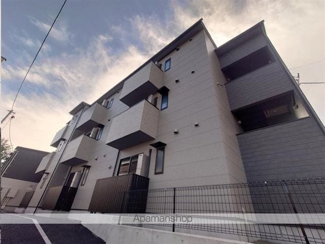 キャピタル三百人町A棟の外観写真