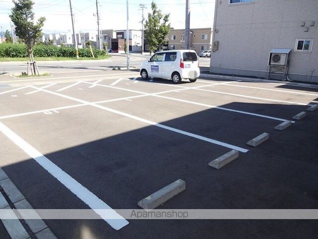 ファイン西大野[1LDK/32.77m2]の駐車場