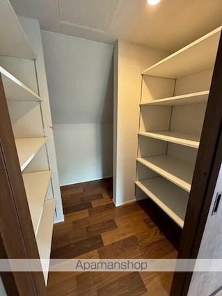 目黒本町５丁目戸建[4LDK/196.53m2]の内装
