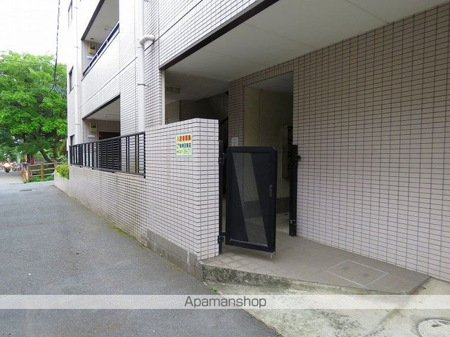 アーク春雨橋B棟の玄関写真