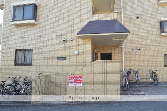 カームマンションの玄関写真