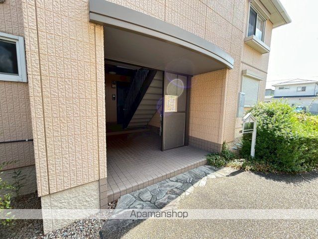 クレストタウンDの玄関写真