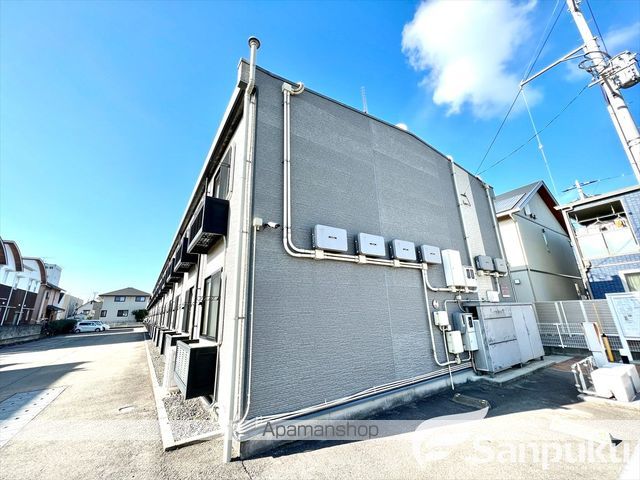 レオパレス中学校前の外観写真
