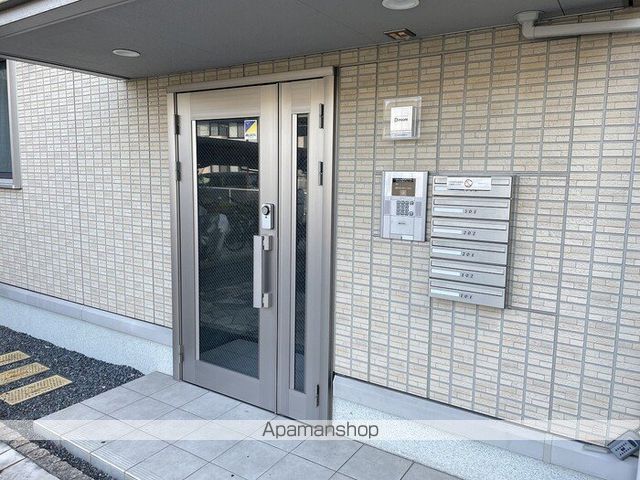 ベルパージュ B棟の玄関写真