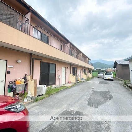 滋賀県彦根市鳥居本町[2LDK/62.8m2]のエントランス1