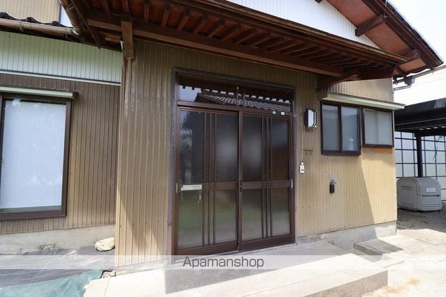 あいの風とやま鉄道 石動駅 徒歩55分 2階建 築44年の玄関写真