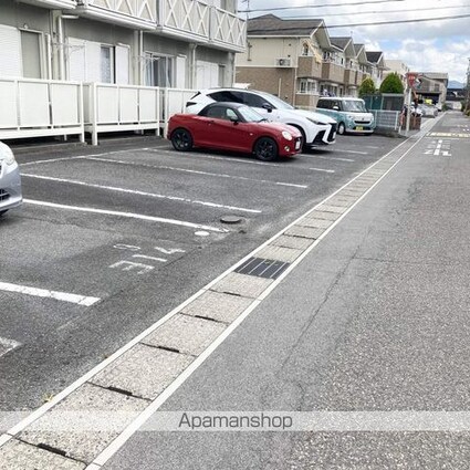 コモド　Ⅰ・Ⅱ[1K/21m2]の駐車場2