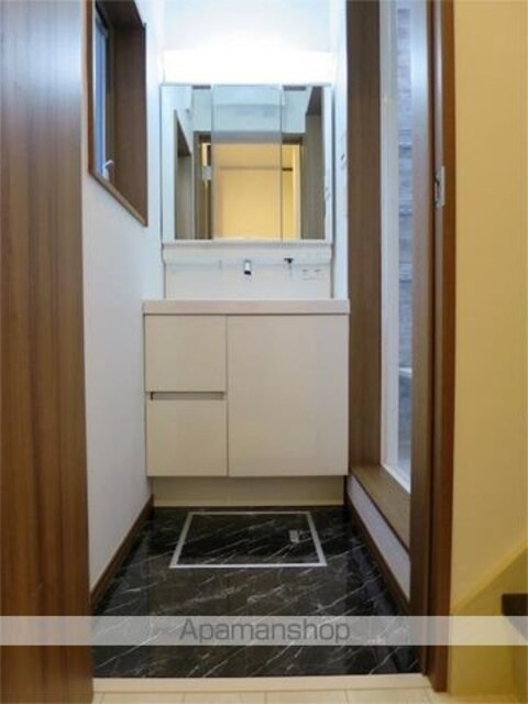 アジュール目黒本町[2LDK/68.44m2]の洗面所