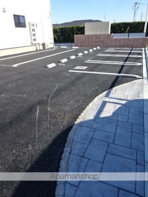 アクアポートⅢ[2LDK/58.6m2]の駐車場