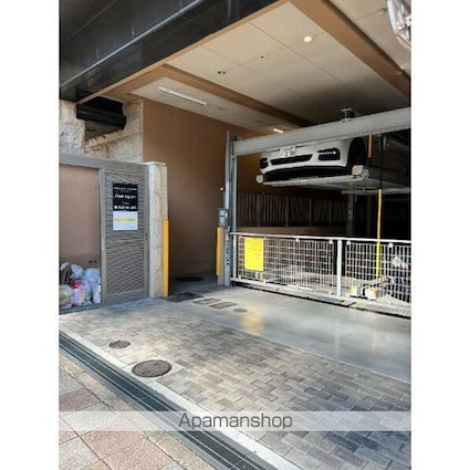 プレサンス桜通アベニュー[1K/19.42m2]の駐車場