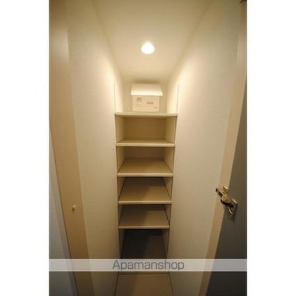 東京都新宿区喜久井町[2LDK/60.11m2]のリビング・居間2