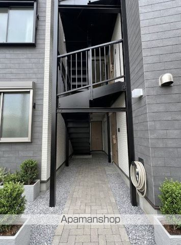 伊勢町アパートの玄関写真