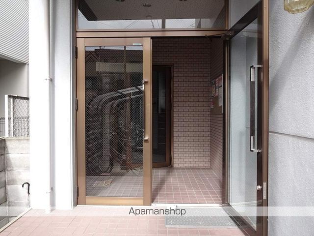 ソレイユ西宮の玄関写真