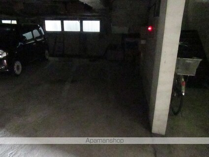 嶋ビル[2LDK/50m2]の駐車場