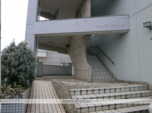 ベルティカル曙の玄関写真