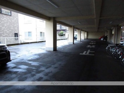 ＫＡＮＮＯ高松マンション[2K/49m2]の駐車場2